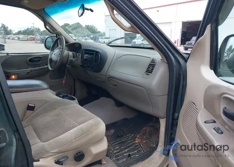 2001 Ford F-150 King Ranch Edition/Lariat/Xlt from USA, damaged, VIN 1FTRW08L31KB85106